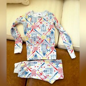 Hanna Andersson Star Wars organic cotton pajamas. Size 6-7, 120 cm. Never worn.